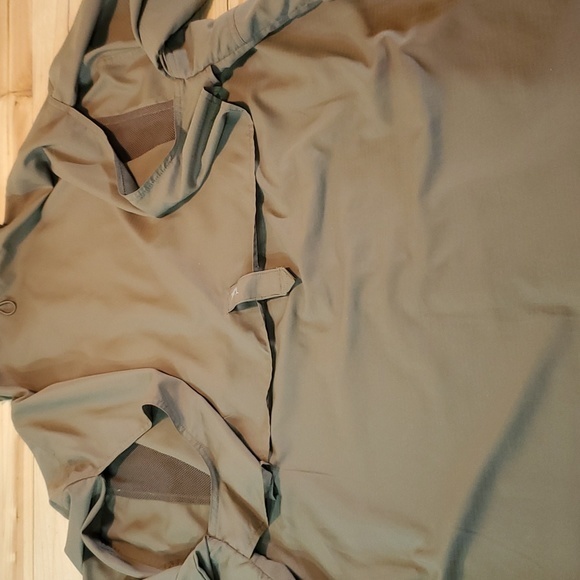 Reel Legends Saltwater vented fishing shirt.‎ - Picture 7 of 10